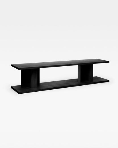 Massproductions Bit langt sidebord – Svartbeiset eik