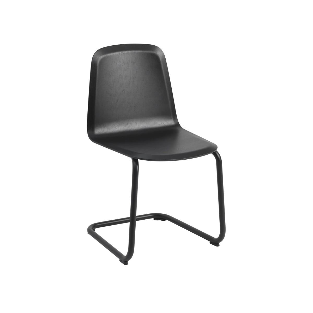 Muuto Brink stol med fribærende understell. Velg farge
