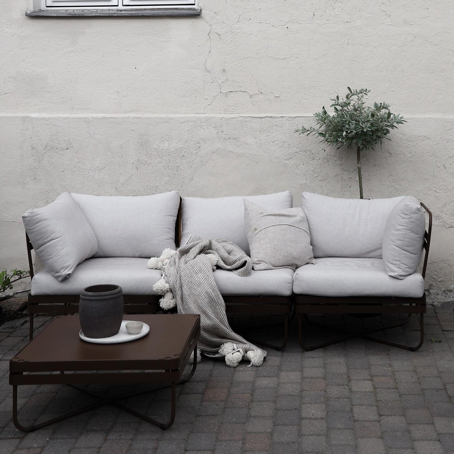 BRIS utesofa fra Ygg&Lyng. 3-seter i flere farger. Bestillingsvare.
