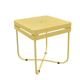 Bris sidebord 45 x 45 cm til utendørs bruk. Flere fargevalg.