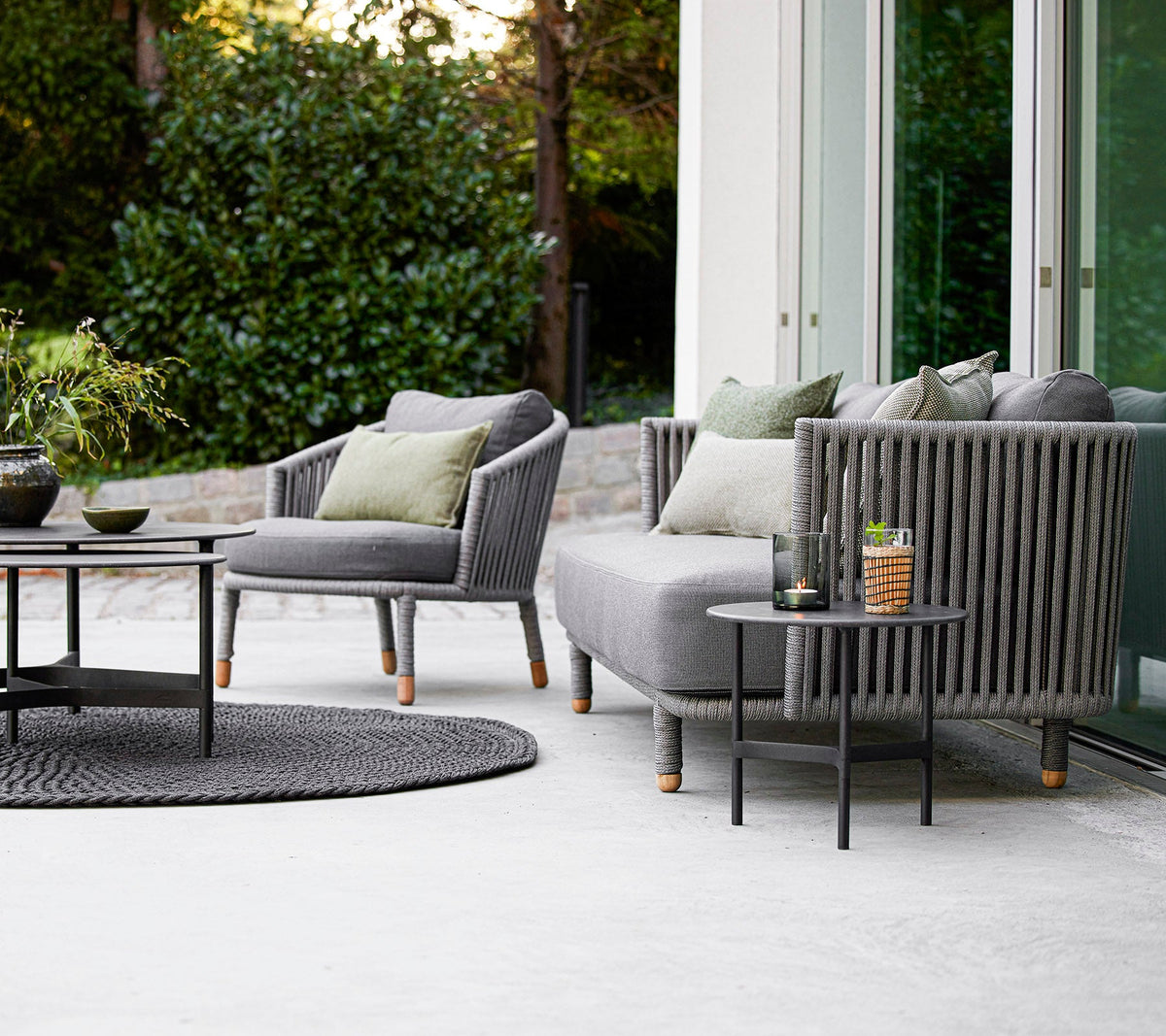 Cane-line Moments 3-seter sofa, Soft Rope m/AirTouch-puter – miljøbilde 4