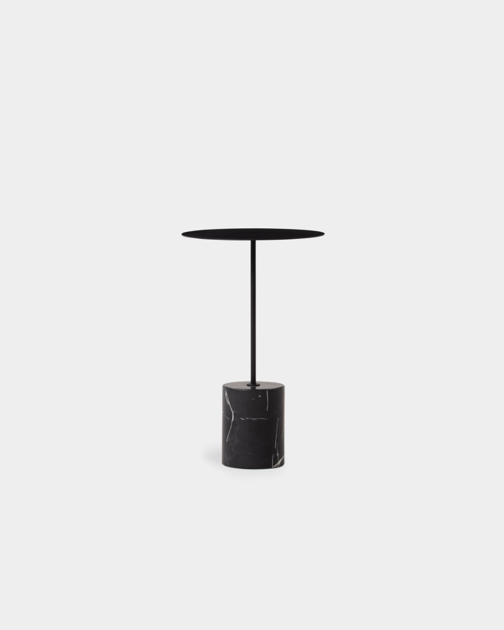 Wendelbo Calibre sidebord – Høy (Ø32 × H52 cm), Svart