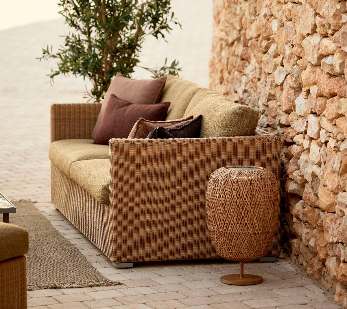 Cane-line Chester 3-seter sofa. Velg farge og putesett