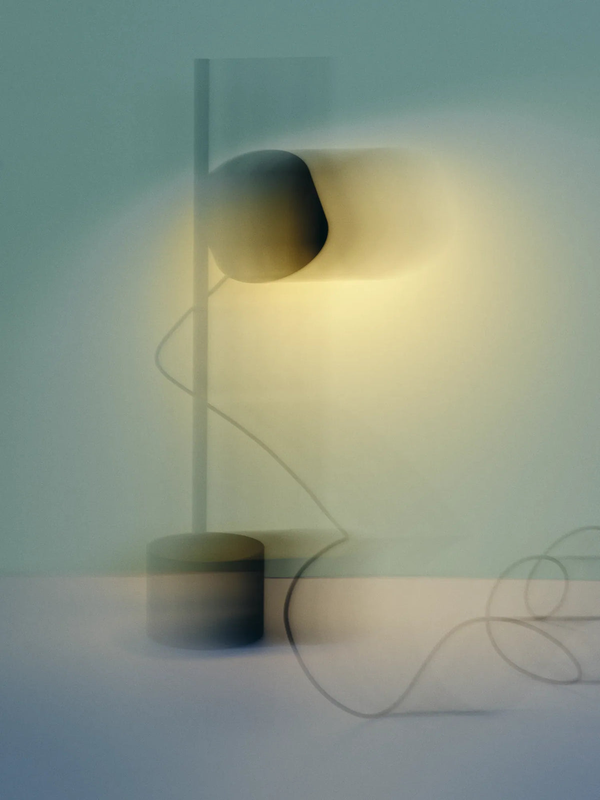 Muuto Post bordlampe. Velg farge