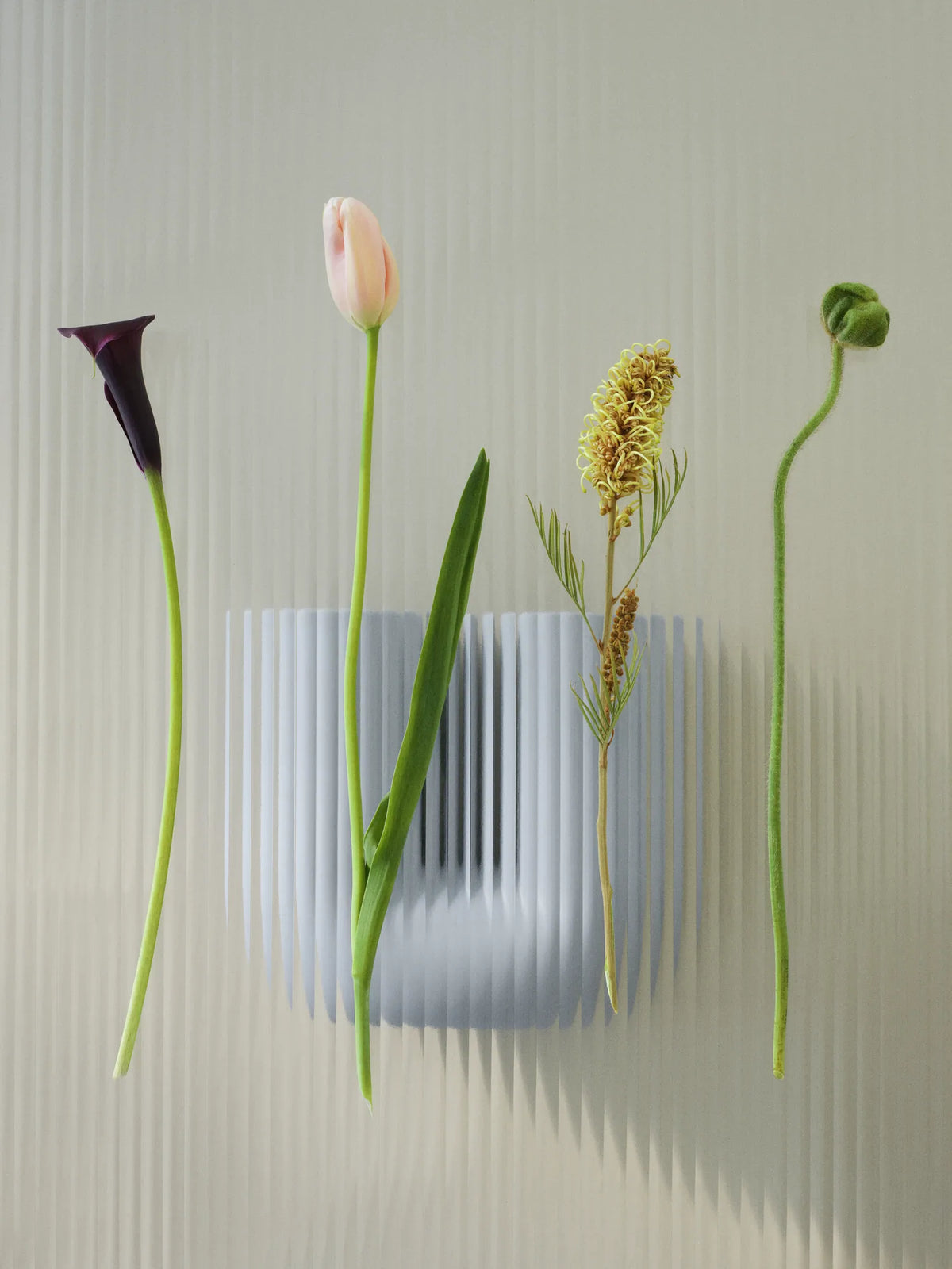 Muuto Kink vase. Velg størrelse og farge