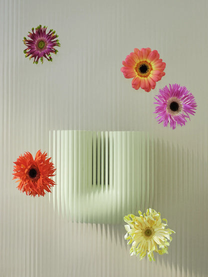Muuto Kink vase. Velg størrelse og farge