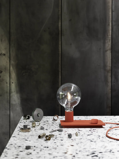Muuto Control bordlampe. Velg farge