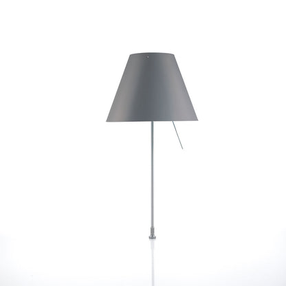 Luceplan Costanza bordlampe med festepinne, av/på-bryter. Velg farge.