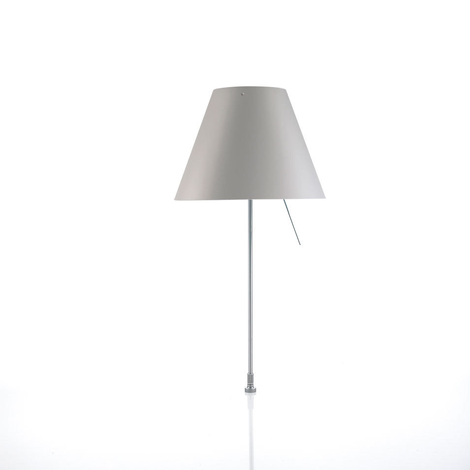 Luceplan Costanza bordlampe med festepinne, av/på-bryter. Velg farge.