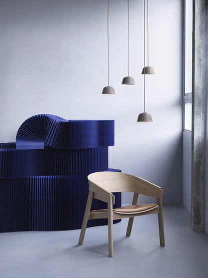 Muuto Cover Lounge Chair lenestol, uten polstring. Velg tre og glidere