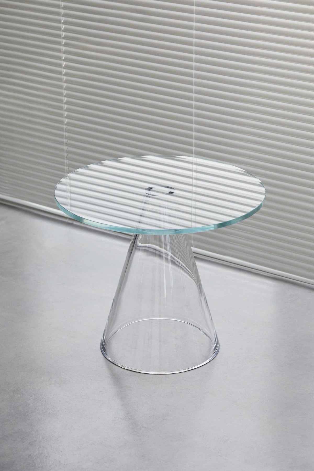 Massproductions Sander sidebord – miljøbilde