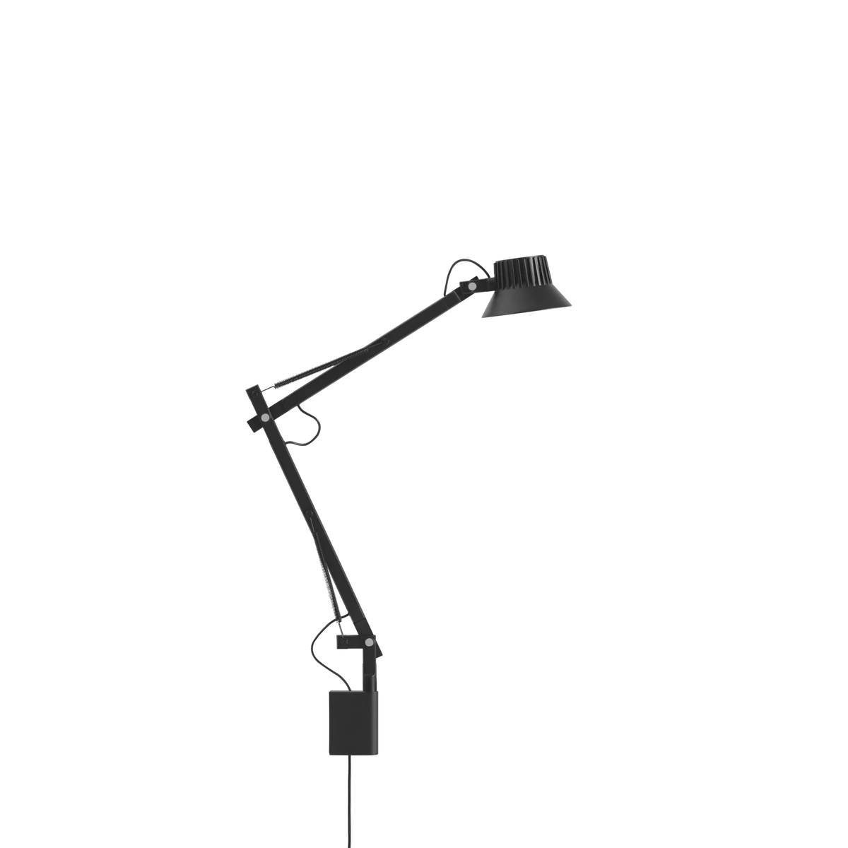 Muuto Dedicate vegglampe. Velg størrelse og farge