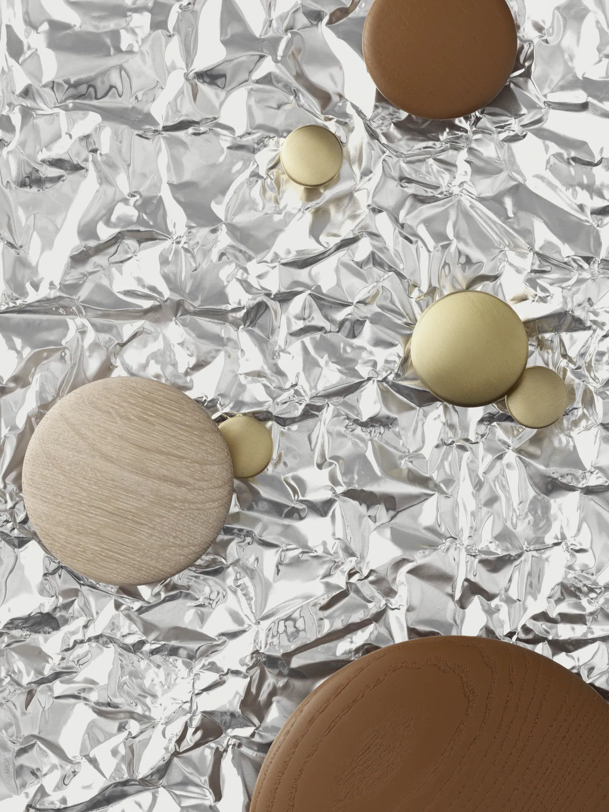 Muuto Dots knagger i keramikk Ø13. Velg farge