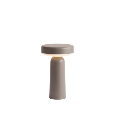 Ease bordlampe fra Muuto. Flere farger. Bestillingsvare.