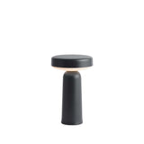 Ease bordlampe fra Muuto. Flere farger. Bestillingsvare.