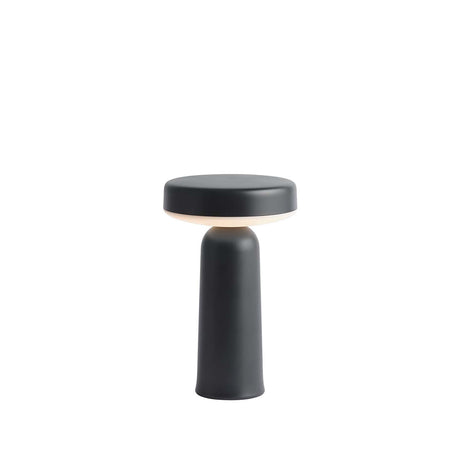 Ease bordlampe fra Muuto. Flere farger. Bestillingsvare.
