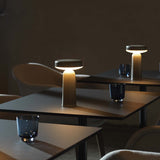Ease bordlampe fra Muuto. Flere farger. Bestillingsvare.
