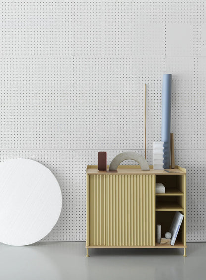 Muuto Compile bokstøtte. Velg farge