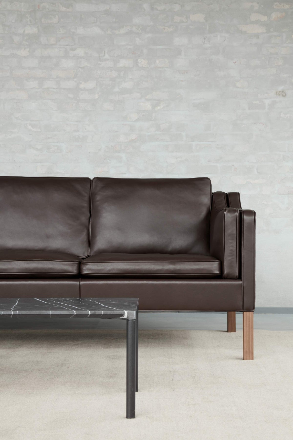 Fredericia Mogensen 2212 Sofa 158 cm, 2-seter. Velg tekstil og treverk