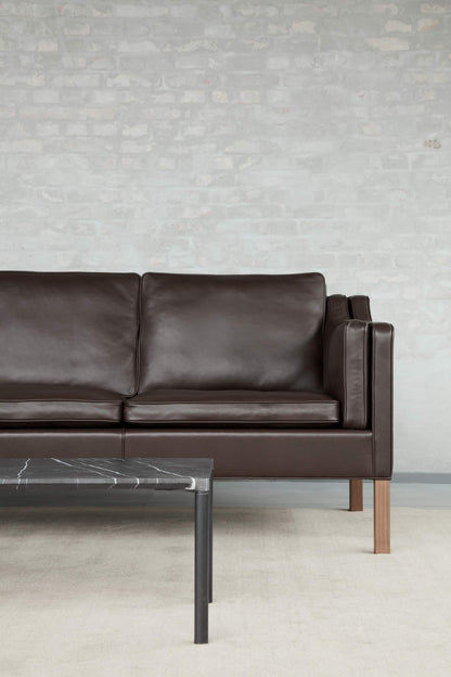 Fredericia Mogensen 2212 Sofa 158 cm, 2-seter. Velg tekstil og treverk