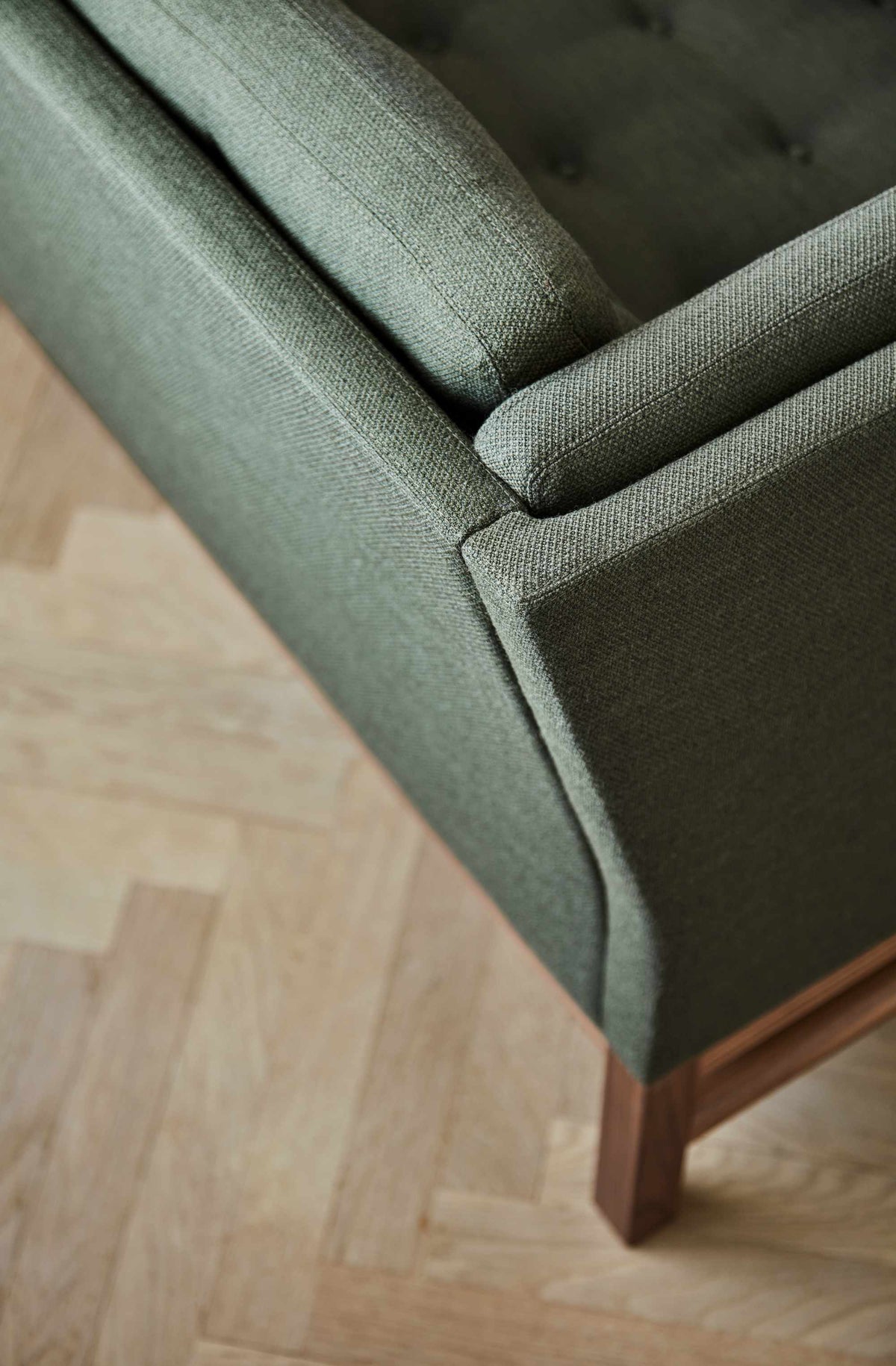Fredericia EJ315 Sofa 180 cm, 2,5-seter. Velg tekstil og treverk