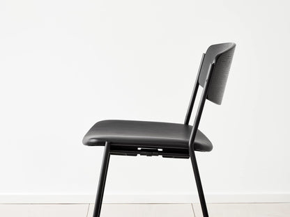 Fredericia Lynderup Chair setepolstret. Velg tekstil og treverk