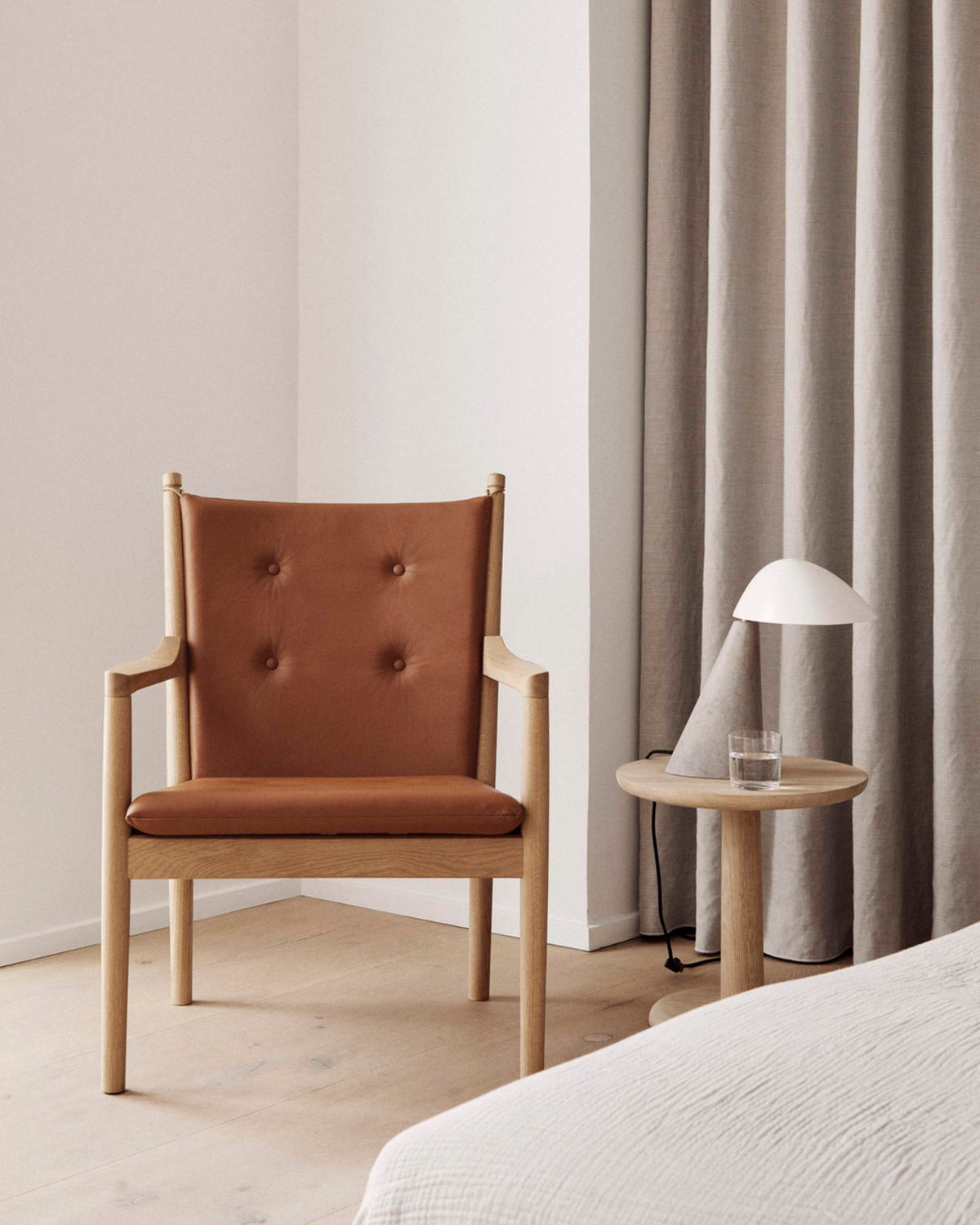 Fredericia Wegner 1788 Lounge Chair lenestol. Velg tekstil og treverk