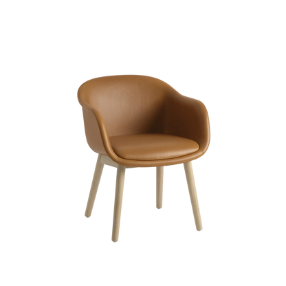 Muuto Fiber Conference konferansestol med trebein. Velg tekstil