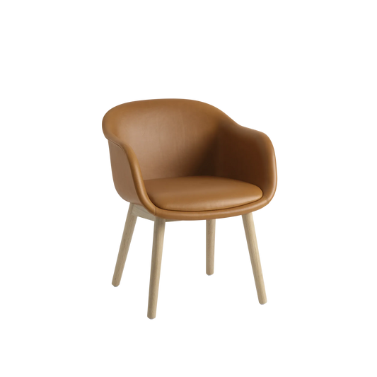Muuto Fiber Conference konferansestol med trebein. Velg tekstil