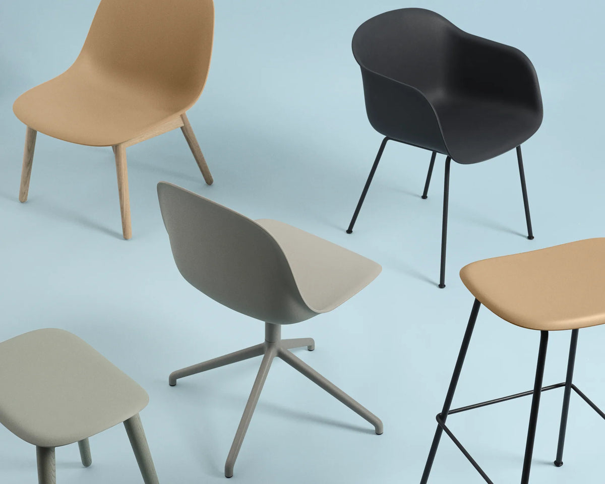Muuto Fiber Side Chair spisestol med svingbart understell, polstret. Velg tekstil