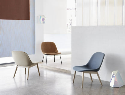 Muuto Fiber Lounge Chair loungestol med rørunderstell, uten polstring. Velg understell og skall