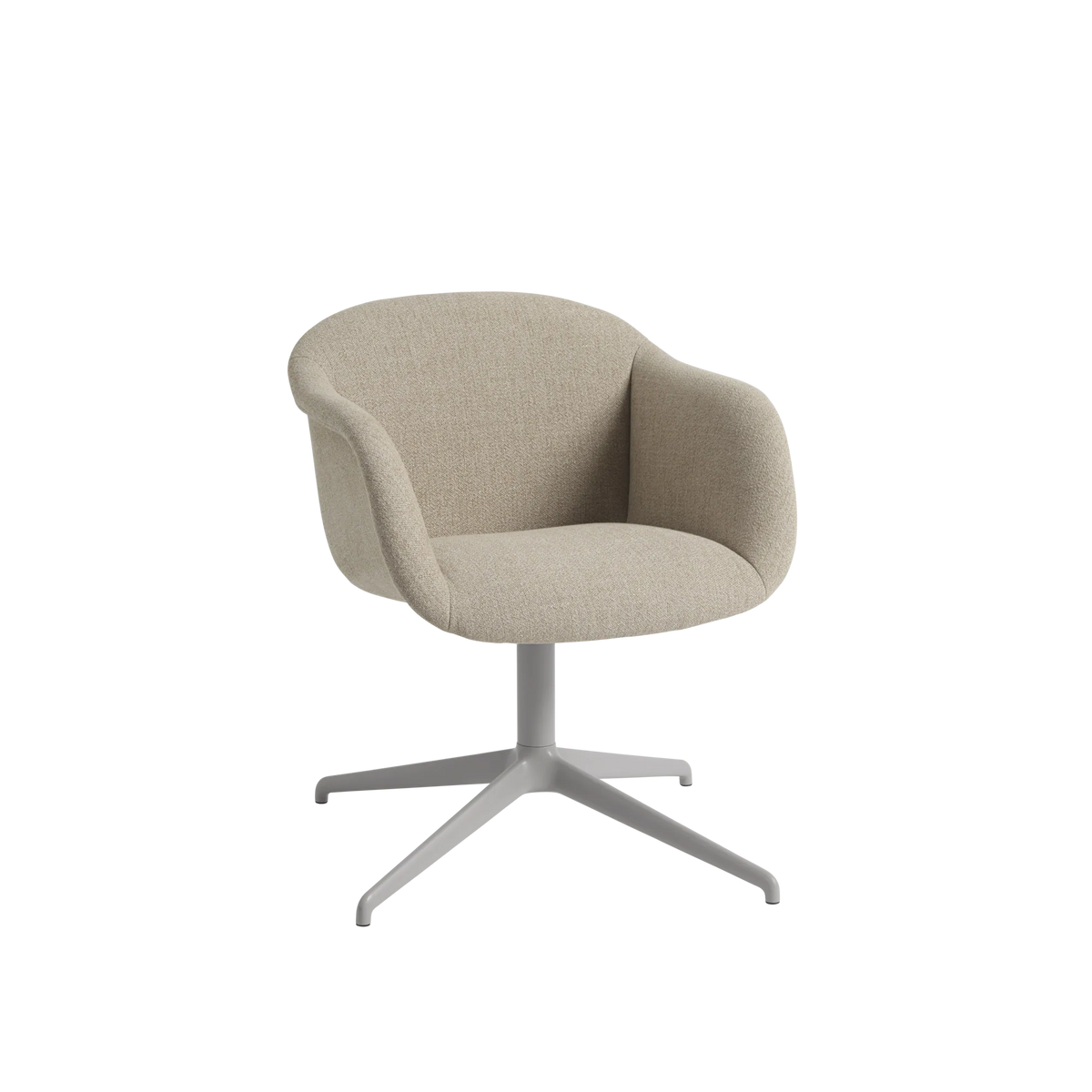 Muuto Fiber Soft Armchair polstret stol med armlener og svingbart understell. Velg tekstil