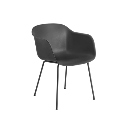 Muuto Fiber Armchair stol med armlener og rørunderstell, uten polstring. Velg understell og skall