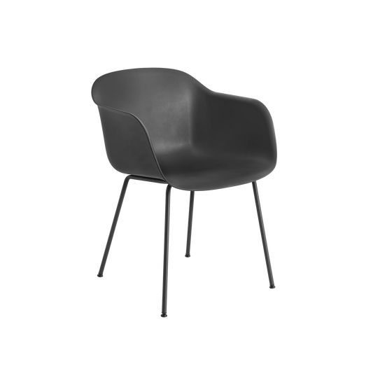 Muuto Fiber Armchair stol med armlener og rørunderstell, frontpolstret. Velg tekstil