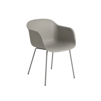 Muuto Fiber Armchair stol med armlener og rørunderstell, uten polstring. Velg understell og skall