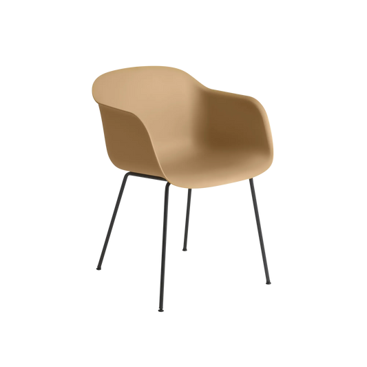 Muuto Fiber Armchair stol med armlener og rørunderstell, polstret. Velg tekstil