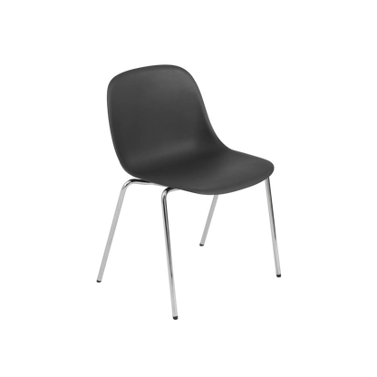 Muuto Fiber Side Chair spisestol med A-understell, polstret. Velg tekstil