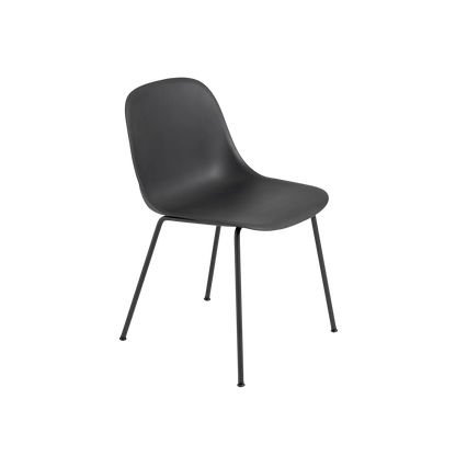 Muuto Fiber Side Chair spisestol med rørunderstell, uten polstring. Velg understell og skall