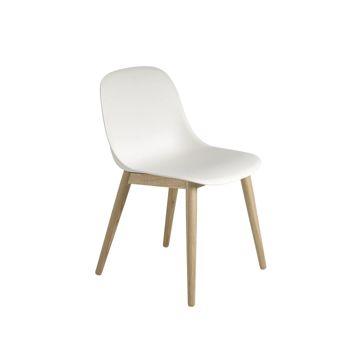 Muuto Fiber Side Chair spisestol med trebein, polstret. Velg tekstil