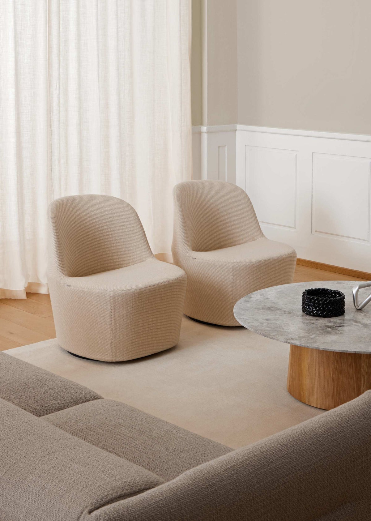 Fredericia Niveau Coffee Table Ø61 cm. Velg treverk og bordplate