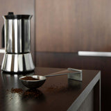 Nedre Foss, Gram måleskje.