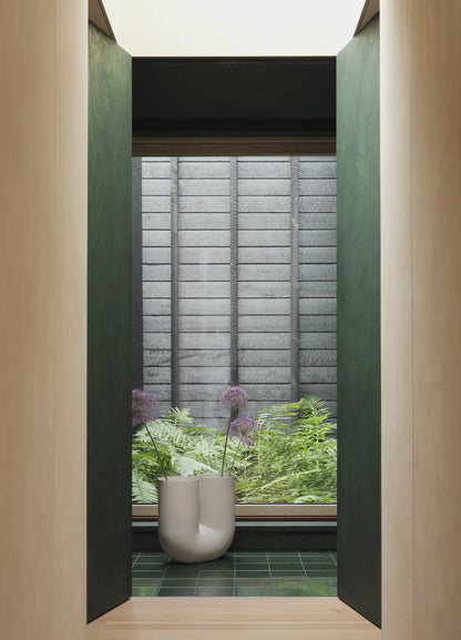 Muuto Kink vase. Velg størrelse og farge