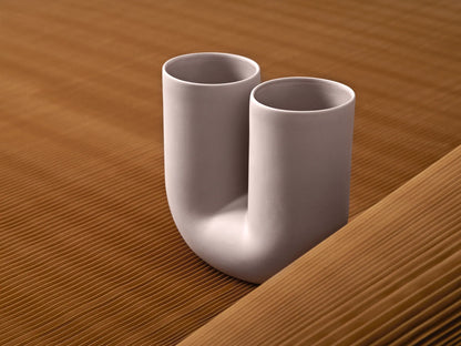 Muuto Kink vase. Velg størrelse og farge