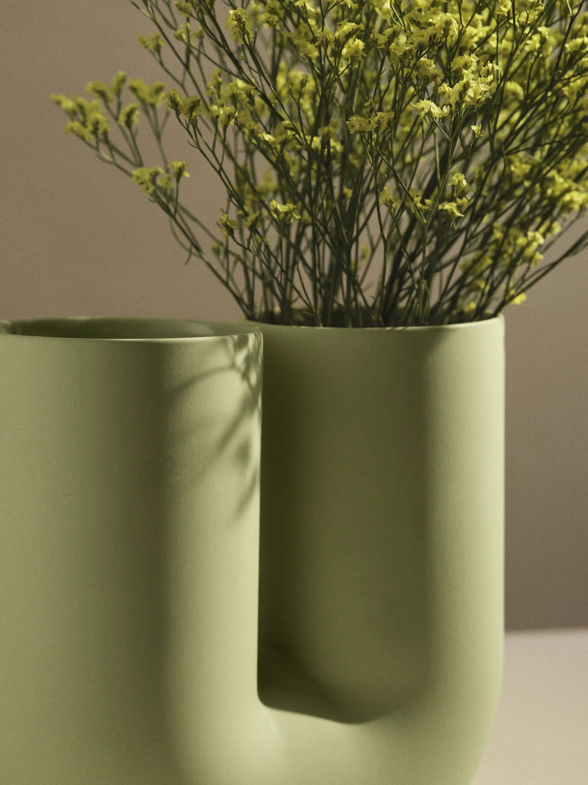 Muuto Kink vase. Velg størrelse og farge