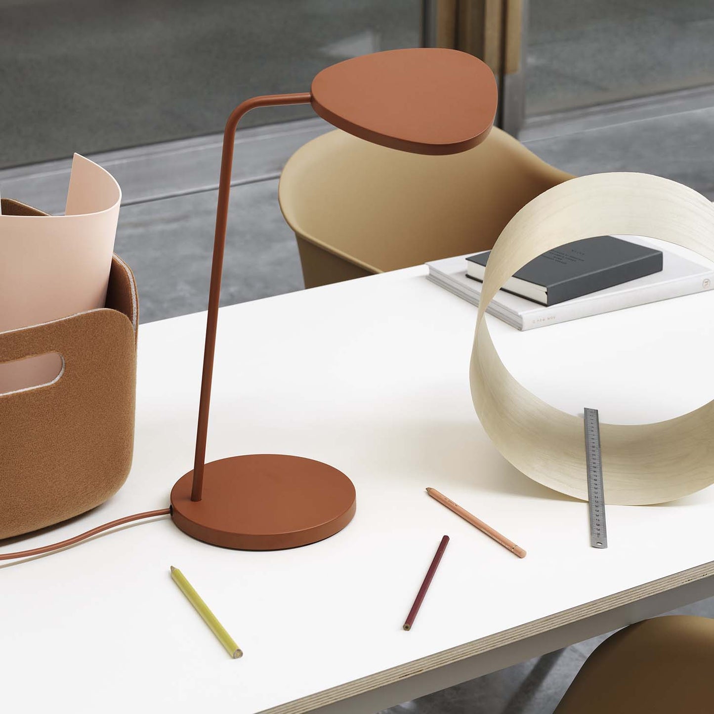 Leaf bordlampe fra Muuto. Bestillingsvare.