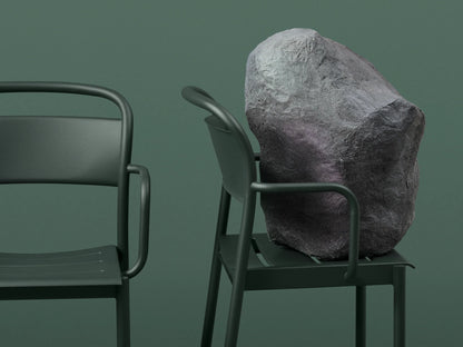 Muuto Linear Steel utestol med armlener. Velg farge