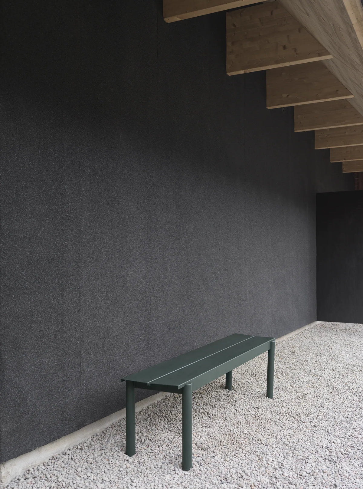 Muuto Linear Steel utebenk. Velg størrelse og farge