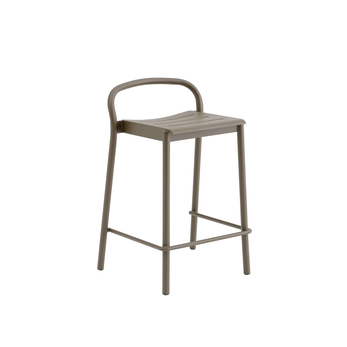 Muuto Linear Steel barkrakk ute. Velg farge