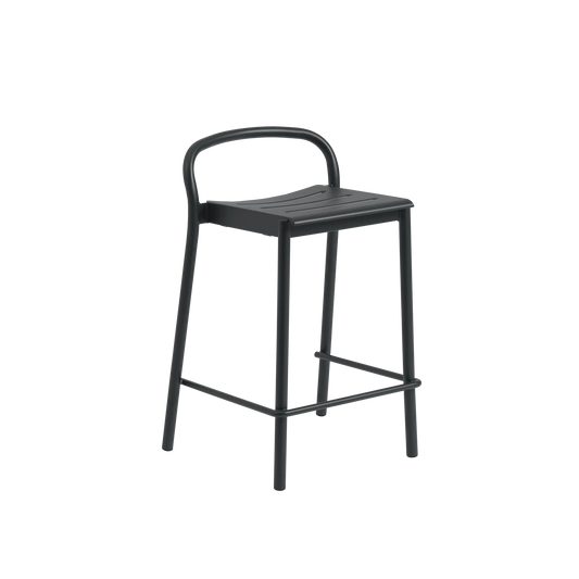 Muuto Linear Steel barkrakk ute. Velg farge