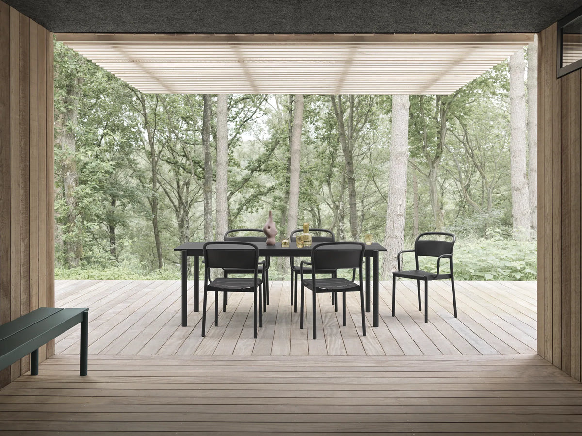 Muuto Linear Steel utebord. Velg størrelse og farge